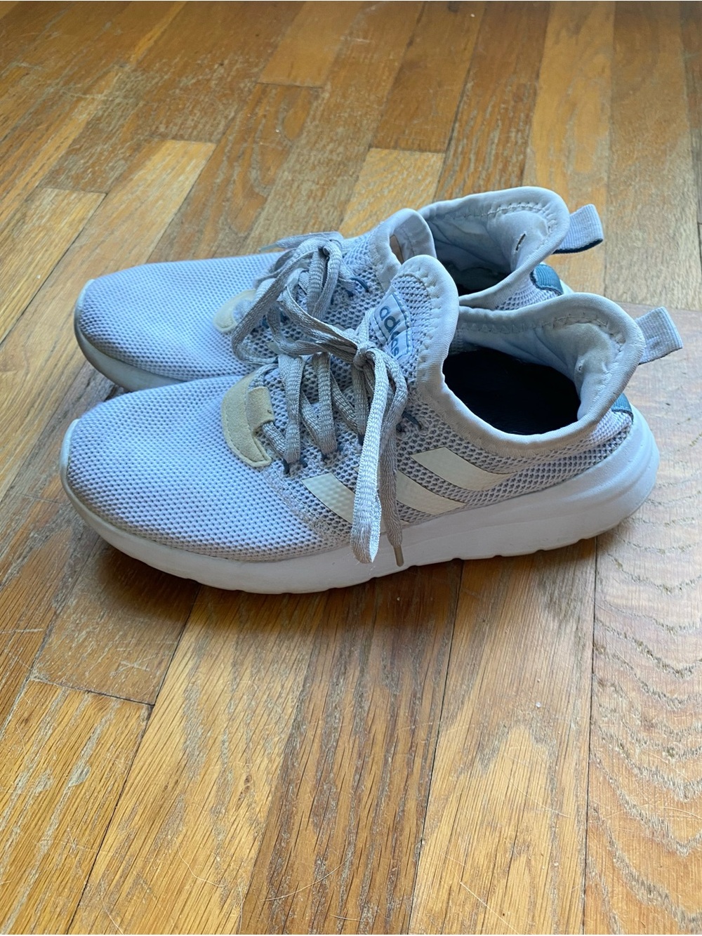 Adidas women’s white Tennis Shoes